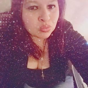 Meet your Posher, Dinora